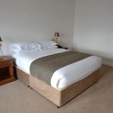 Bay View Hotel 3*