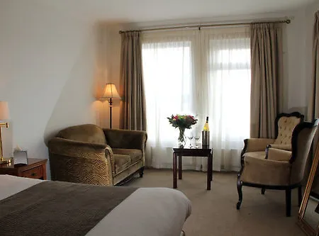 Bay View Hotel 3*